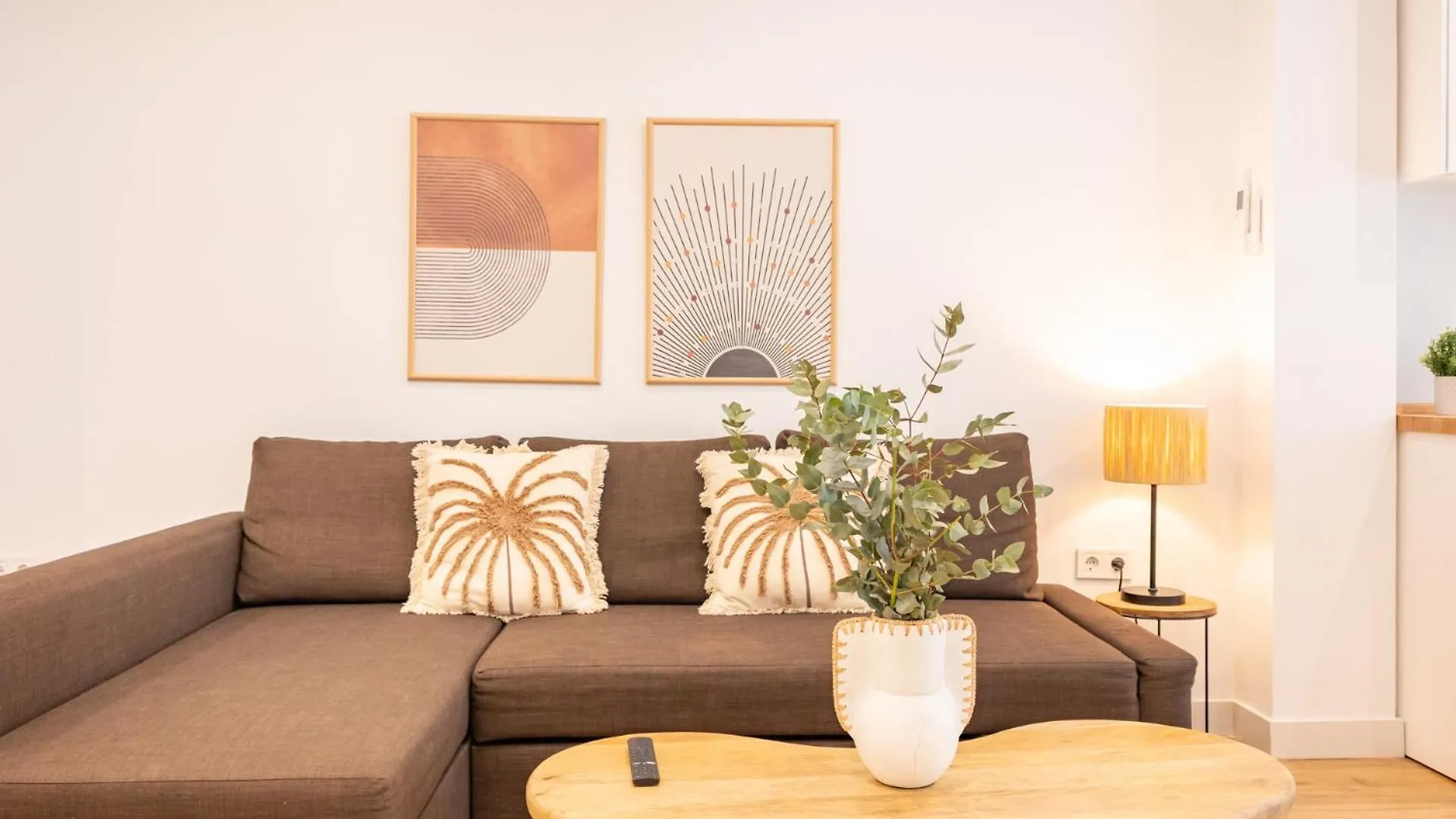 Isg Apartments Triana Estudio 2 セビリア 0*,  スペイン