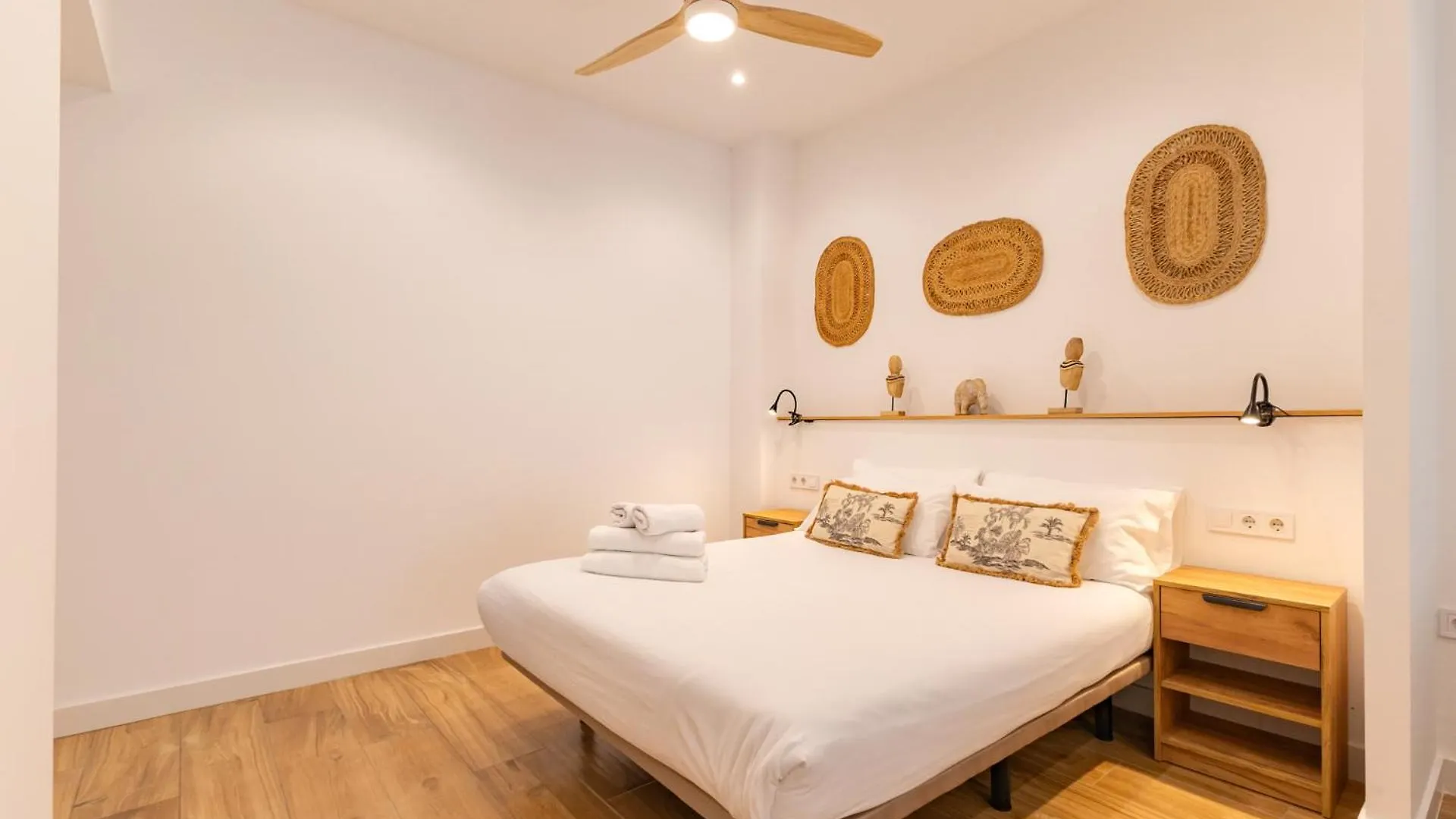 Isg Apartments Triana Estudio 2 セビリア