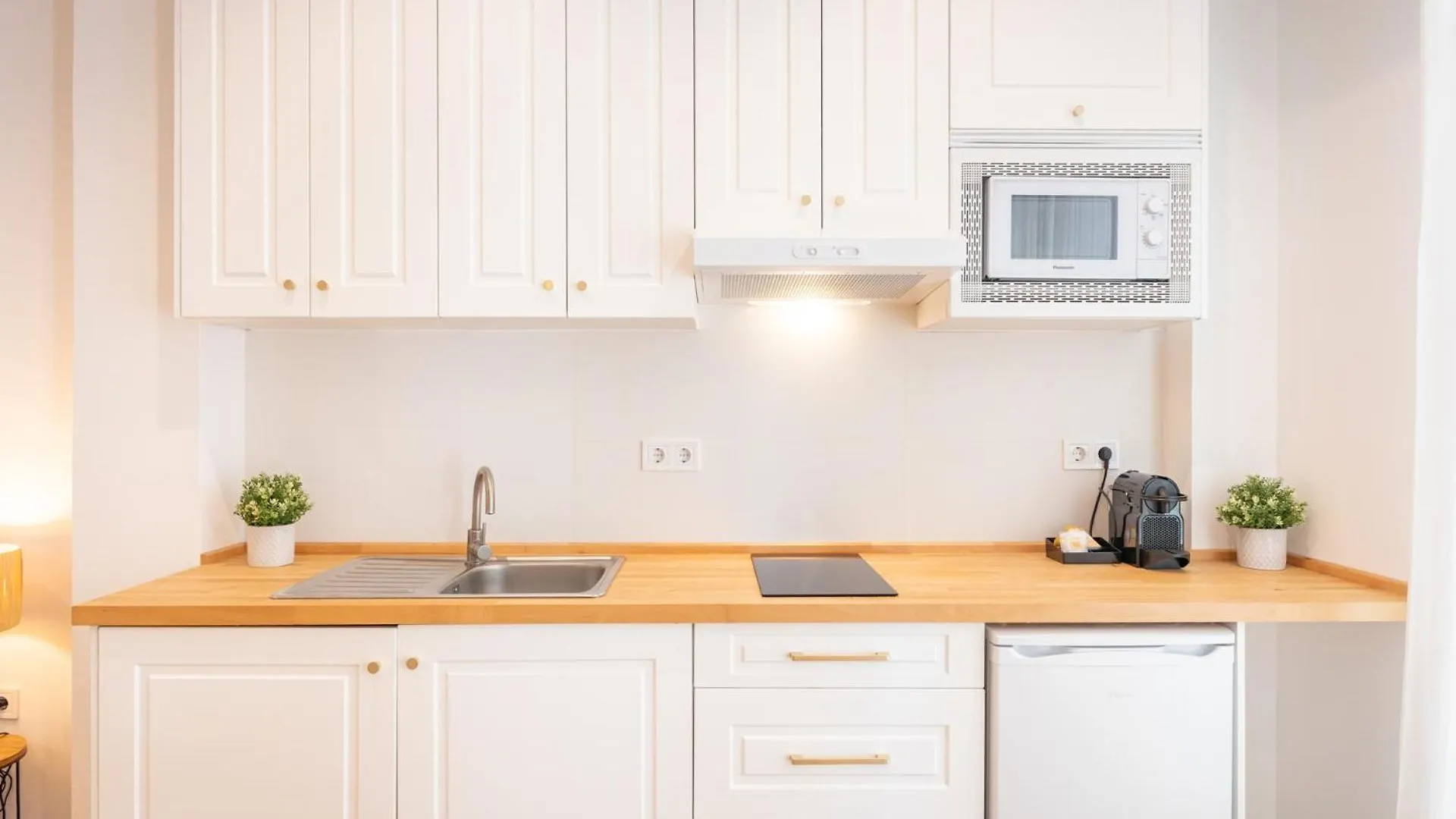 Isg Apartments Triana Estudio 2 セビリア 0*,