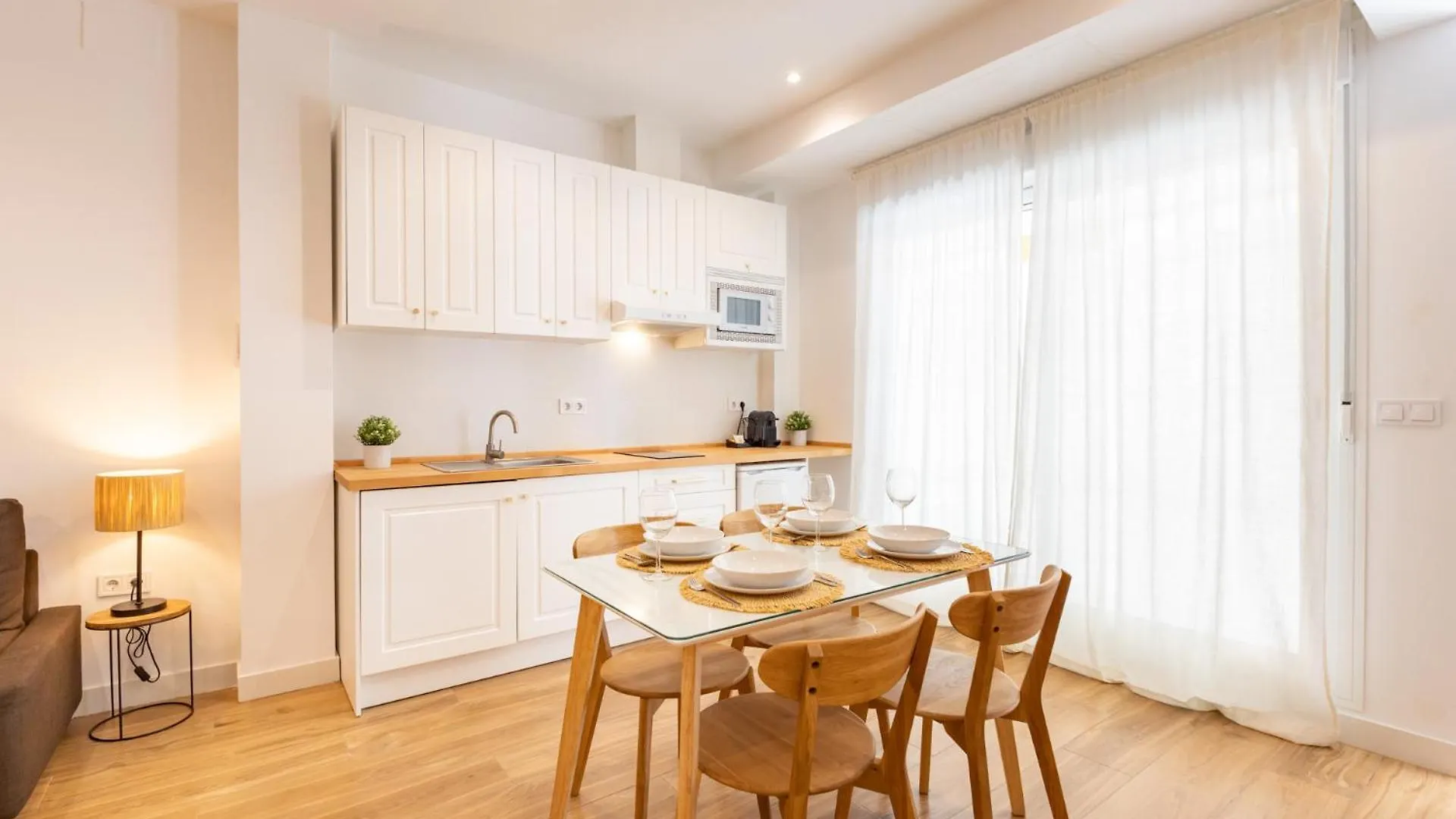 Isg Apartments Triana Estudio 2 セビリア